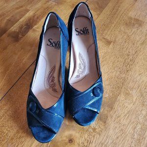 Sofft suede peep toe pumps EUC - sz 7.5
